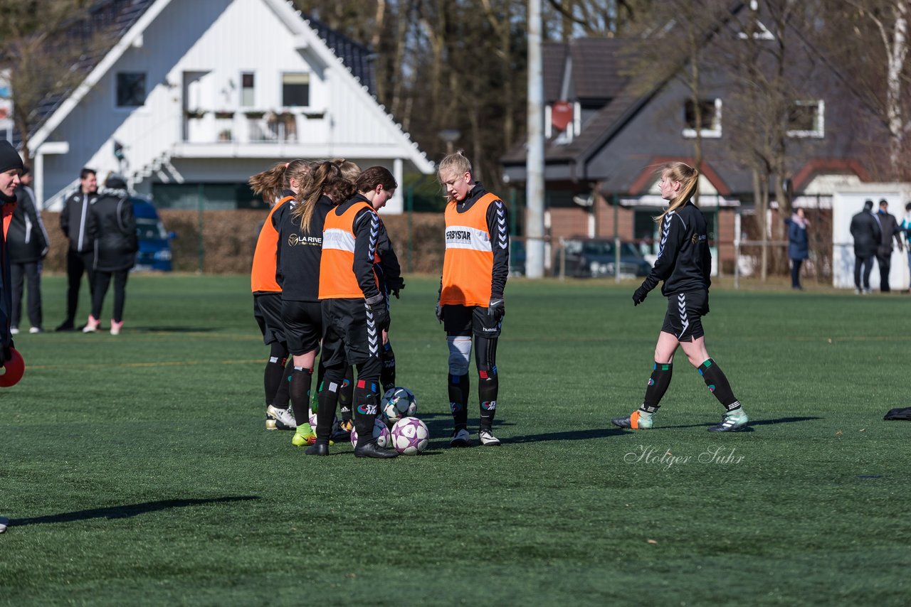 Bild 77 - B-Juniorinnen Halbfinale SVHU - Holstein Kiel : Ergebnis: 3:0